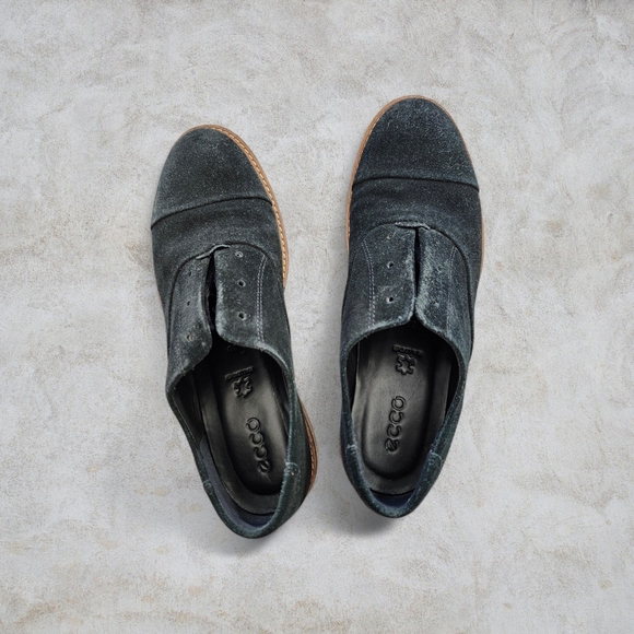 Super Comfy ECCO Black Suede Elegant Women's Oxford Shoes - Picture 4 of 5